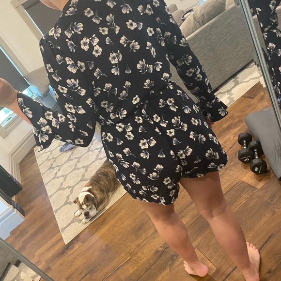 Floral never worn romper - Picture 2 of 3